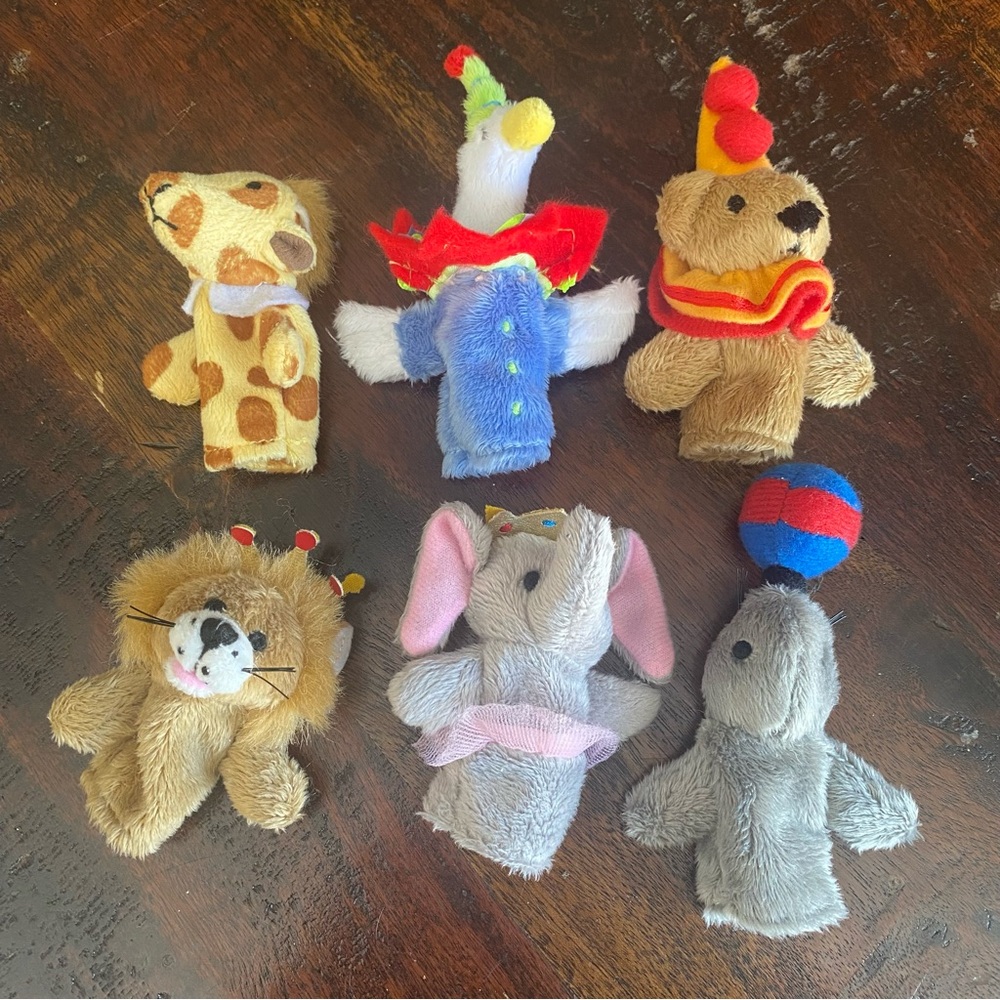 Restoration hardware circumstances finger puppets seal lion giraffe bear goose
